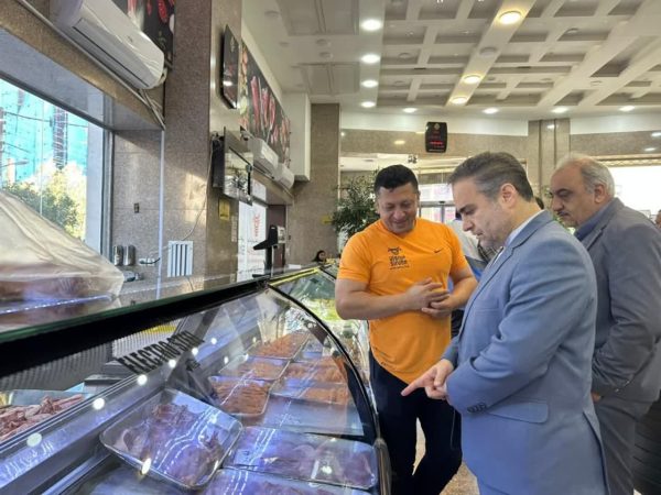 حضور فرماندار شهرستان گرگان در اجرای طرح نظارت بر بازار شب یلدا