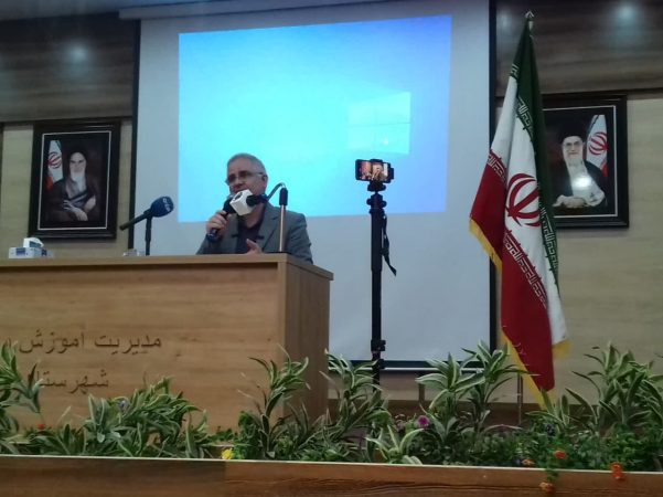 نظارت بر عملکرد دولت جنبه مهم و راهبردی است و نماینده باید پاسخگو باشد
