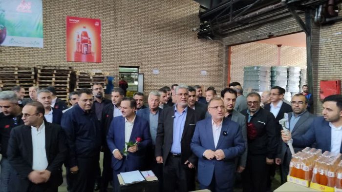 بازدید استاندار گلستان از کارخانه زمزم گرگان