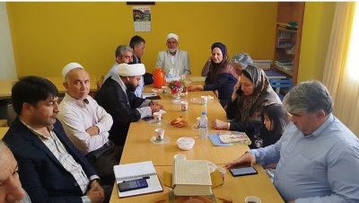 برگزاری جلسه‌ با حضور فرماندار، معاون سیاسی فرمانداری و رئیس و اعضای انجمن کتابخانه عمومی شهرستان آق‌قلا