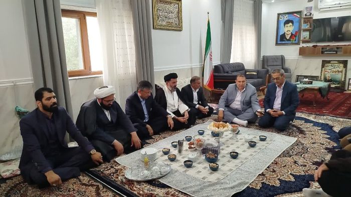 دیدار فرماندار و مسئولان شهرستان آق‌قلا با خانواده شهیدان حبیب‌لی به مناسبت عید سعید قربان
