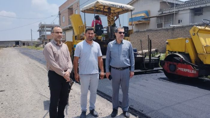 ۸۰۰۰ متر مربع از معابر خاکی روستای بزرگ عطاآباد آسفالت شد