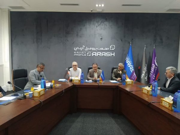 حضور ریاست دانشگاه پیام نور گلستان و مدیر ارتباط با صنعت و کارآفرینی در جلسه هم اندیشی و بازدید از چند واحد صنعتی با حضور مدیر کل صنعت، معدن و تجارت