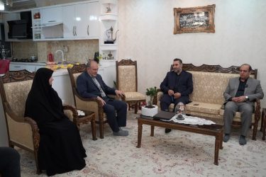شهردار گرگان در منازل پزشکان پیشکسوت شهر حضور یافت