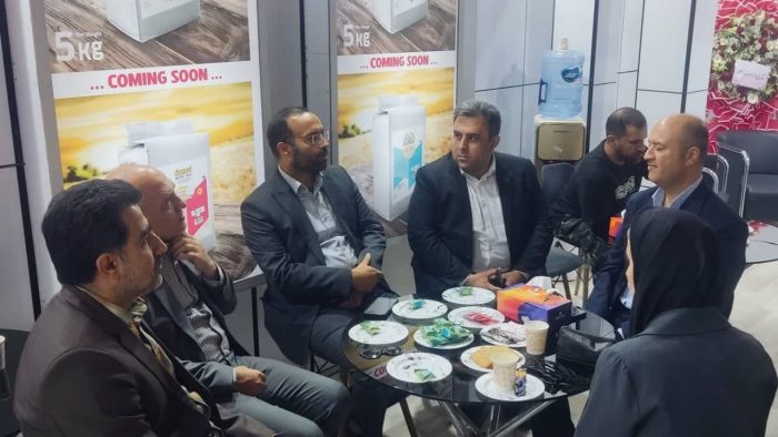بازدید مدیرکل غله و خدمات بازرگانی گلستان از غرفه کارخانه خمیرمایه رضوی و هماهنگی جهت توزیع محصول در نانوایی‌های استان