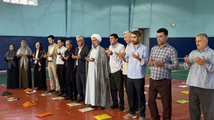 توزیع لوازم‌التحریر میان خانواده‌های کم‌برخوردار در شهرستان ترکمن