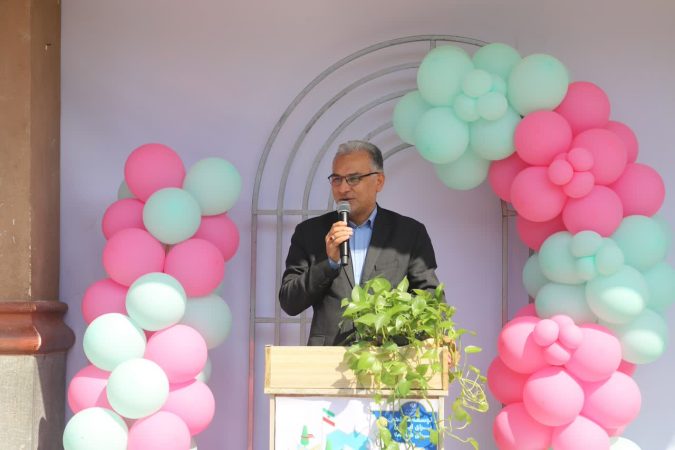 به همت مدارس غیردولتی شهرستان گرگان ۴۵۰ بسته آموزشی میان دانش‌آموزان مناطق کم‌برخوردار شهر توزیع شد