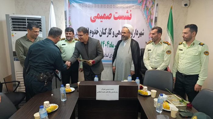 نشست صمیمی دکتر جرجانی با فرماندهی انتظامی شهرستان کردکوی