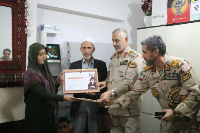 خون شهدا به این کشور عزت بخشیده است