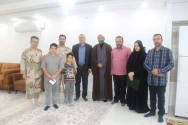 جانشین مرزبانی گلستان با خانواده شهید کندابی دیدار کرد