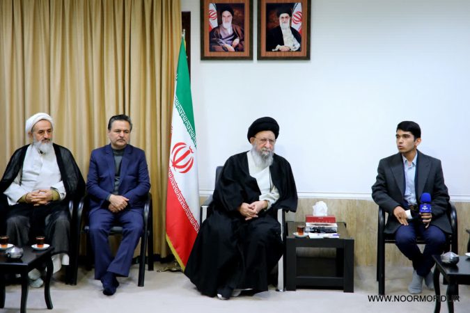 آینده ایران در دستان جوانان است/ جنگ امروز، جنگ شناختی است