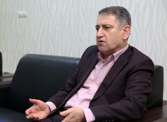 دیدار راهبردی معاون مرکز فواد کشور سازمان اداری و استخدامی کشور با رئیس سازمان ؛ نقشه‌راه استقرار سامانه فواد (۱۲۸) در استان ترسیم شد