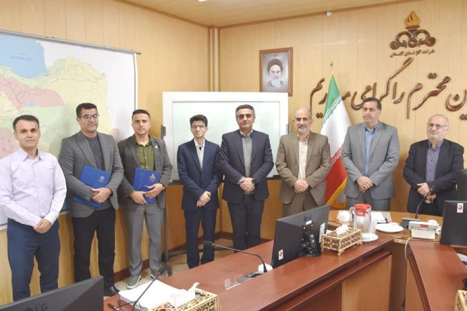 انتخاب آقایان علیخانی وساوری به عنوان کارمند نمونه صنعت نفت