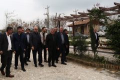 توزیع ۶۰۰ پرس غذای گرم توسط جوامع گردشگری گلستان در محل اسکان هموطنان درگیر جنگ