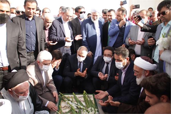 ادای احترام مسئولان و اهالی فرهنگ و ادب به مختومقلی فراغی شاعر و عارف ایرانی ترکمن