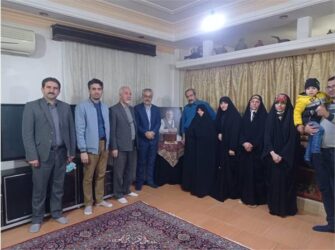 “اکبرمهدوی نیا” به دیدار خانواده ی “سید حمزه ی حسینی” پیر غلام فقید تعزیه استان گلستان رفت