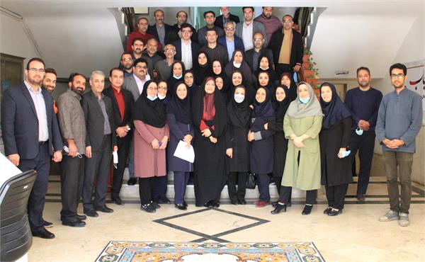 عادله کشمیری از همکارانش در فرهنگ و ارشاد اسلامی گلستان خداحافظی کرد