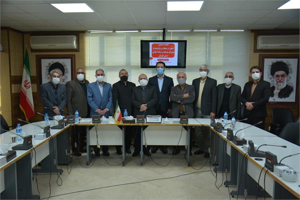 «محمد رعیت» با جمعی از همکاران بازنشسته اش دیدار و گفت و گو کرد