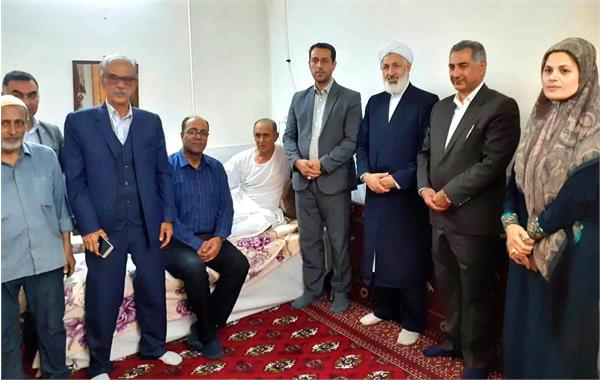 محمد رعیت به عیادت «عید محمد میرزاعلی» همکار بازنشسته اش رفت