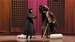 اجرای نمایش”مضحکه ی شبیه قتل” در سالن اصلی تالارفخرالدین اسعد گرگانی آغاز شد.