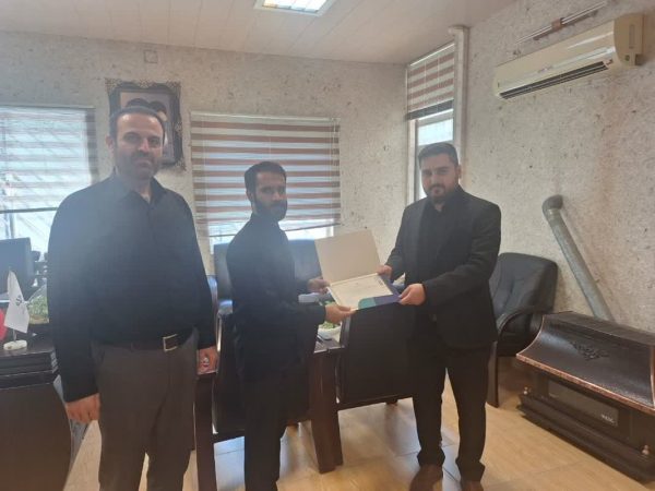 اعتبارنامه مؤسسه پویندگان اندیشه و معرفت با حضور معاون امور جوانان اداره کل ورزش و جوانان استان گلستان،  اهداء شد